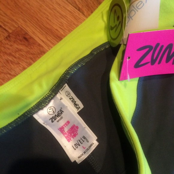 ZUMBA OUTFIT   Leggings Large  Top XL  NWT - Picture 3 of 8